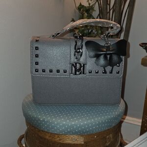 BADGLEY MISCHKA GRAY VEGAN LEATHER CHAIN DETAIL TOP HANDLE CROSSBODY NWT